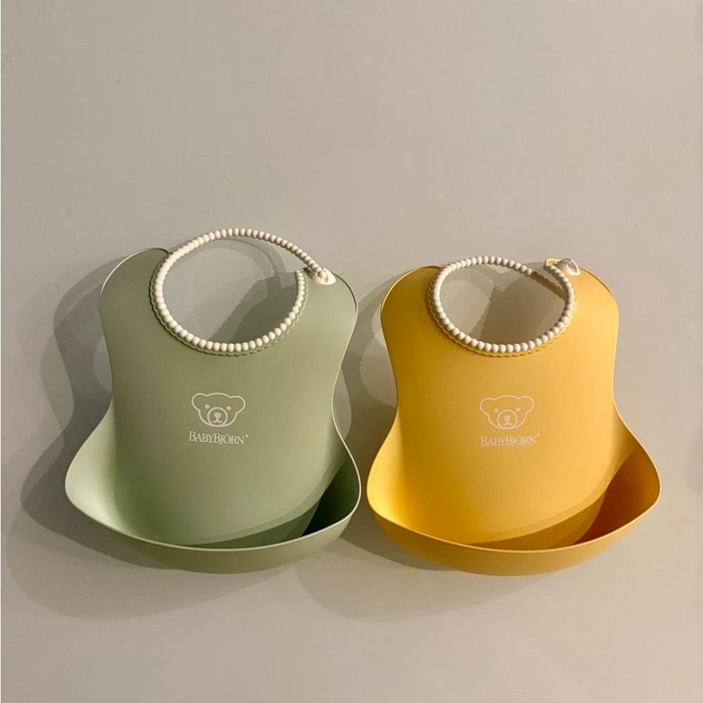 BabyBjörn Silicone Bib Set in Green and Yellow
